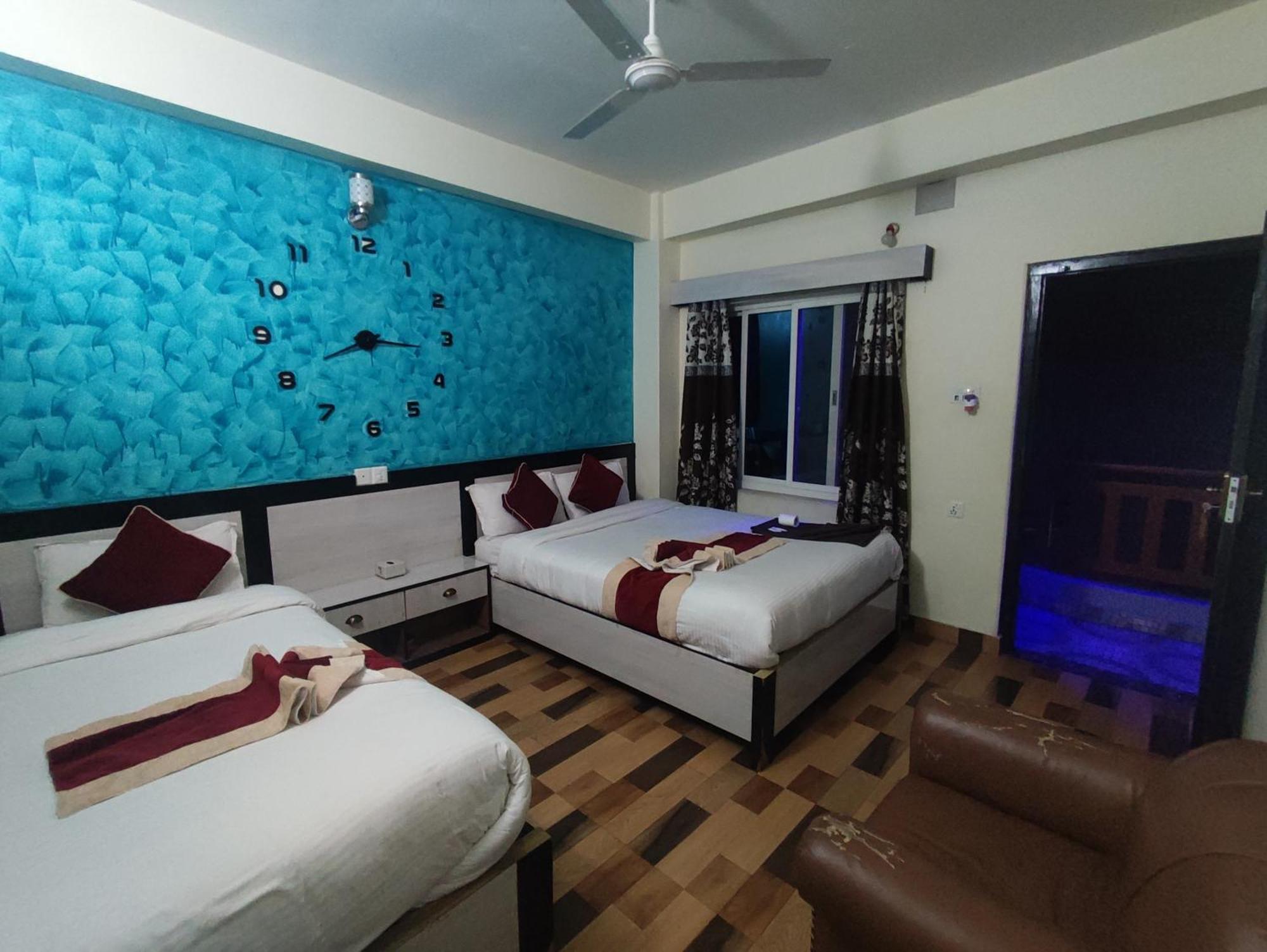 Hotel Kajiinn Pokhara Buitenkant foto