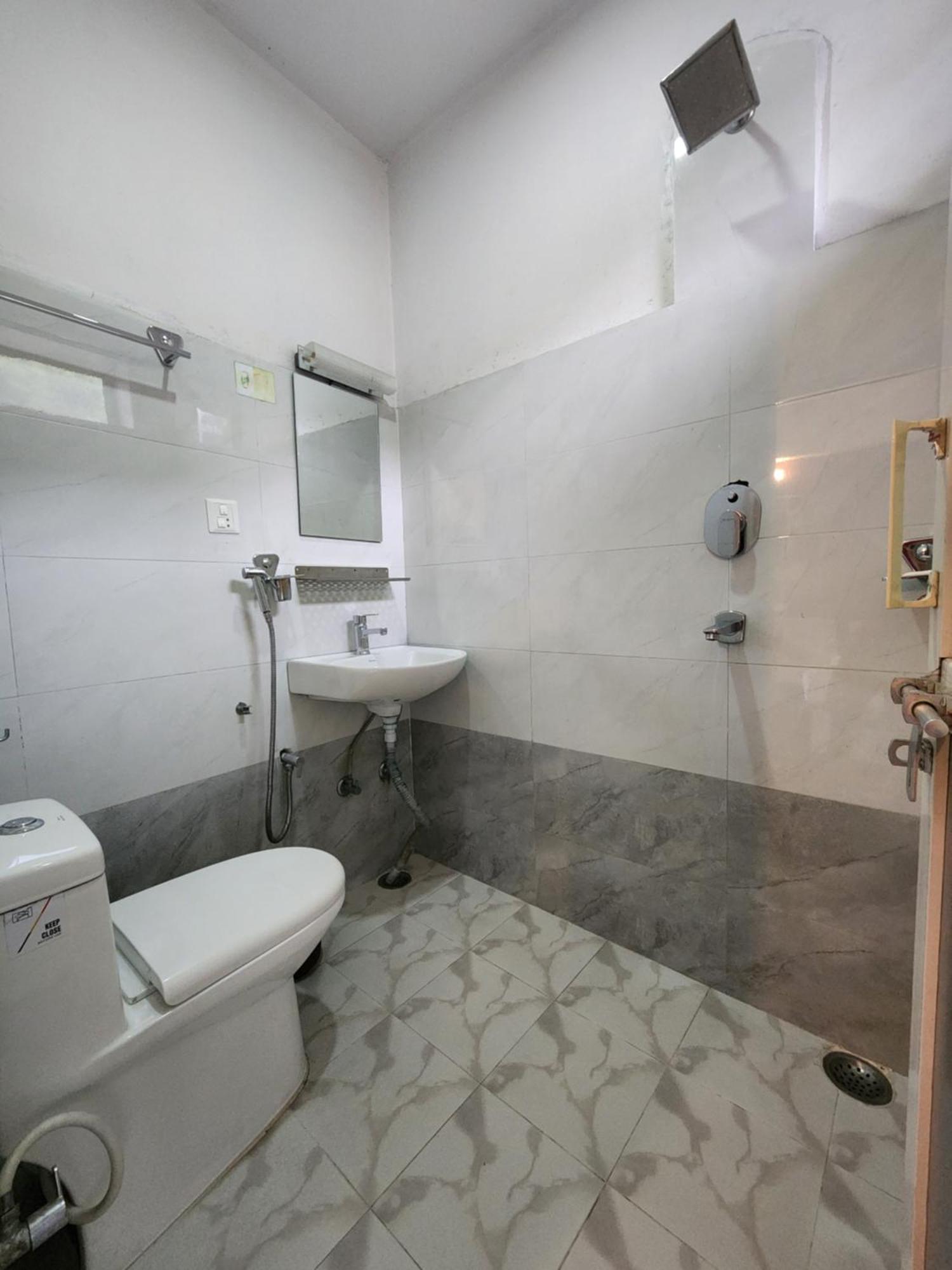 Hotel Kajiinn Pokhara Buitenkant foto